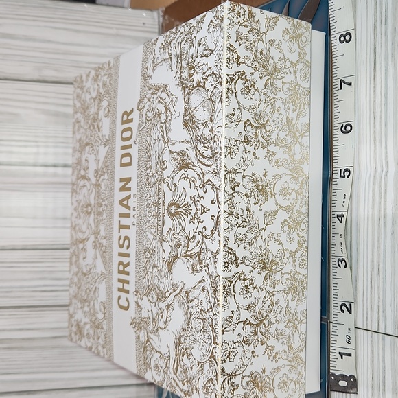 2023 Dior Holiday  box - Picture 8 of 9
